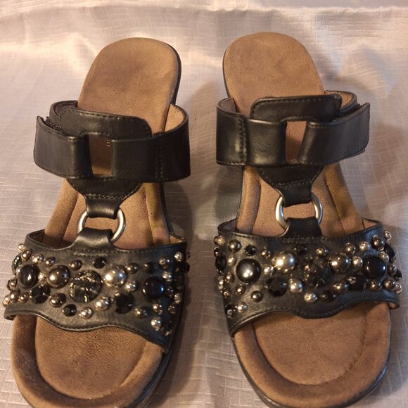 Naturalizer Soul Wedge Sandal Jewel Detail - Picture 1 of 6